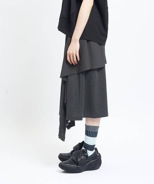 gomme（ゴム）の「ポンチフリルスカート（スカート・レディース・ブラック/チャコールグレー・MEDIUM）」の11枚目の写真