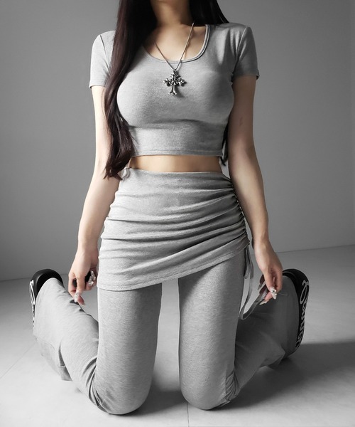 me+em select(ミームセレクト)の「【 ワンホンセットアップ 】スクエアショートTシャツ+サイドシャーリングフレアパンツ SET / 【 SETUP 】square neck short T-shirts + side shirring flare pants(セットアップ・レディース・ブラック/グレー・FREE)」の20枚目の写真