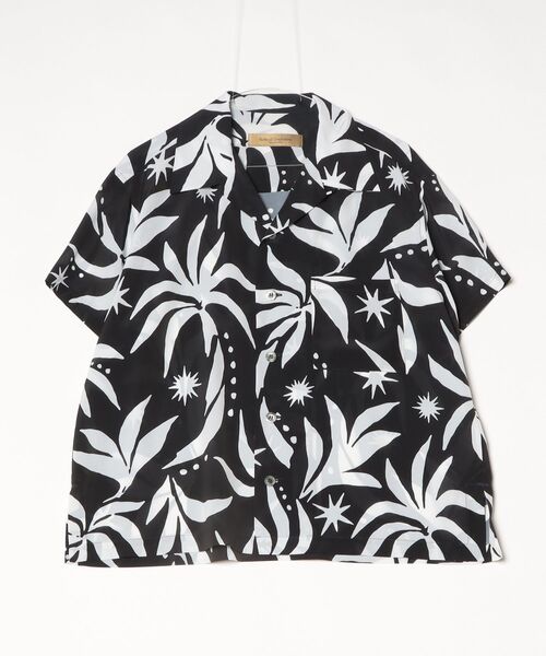 ROBES&CONFECTIONS（ローブスコンフェクションズ）の「Robes&Confections/ローブス&コンフェクションズ/トロピカルリーフ デシンSSシャツW（シャツ/ブラウス・レディース・ブラック/ホワイト・1）」の2枚目の写真