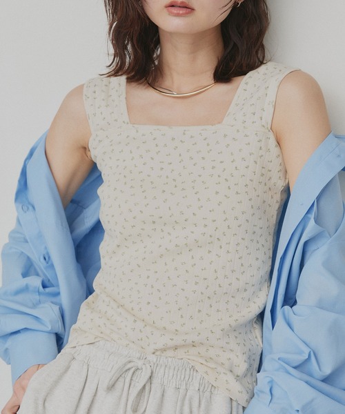 ad thie(アドティエ)の「小花柄 スクエアネック タンクトップ(タンクトップ・レディース・アイボリー/オートミール/オフホワイト・MEDIUM)」の3枚目の写真