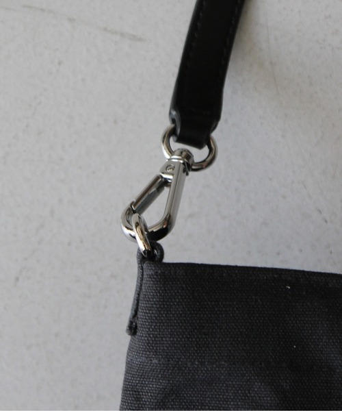 GANNI(ガニー)の「GANNI Small easy shopper(ショルダーバッグ・レディース・ブラック・ONE SIZE)」の4枚目の写真