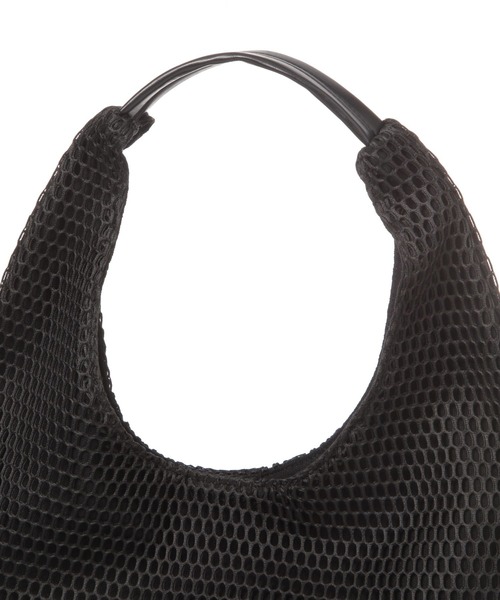 LEPSIM（レプシィム）の「メッシュワンハンドルバッグ　648096（ショルダーバッグ・レディース・ブラック/アイボリー・ONE SIZE）」の7枚目の写真