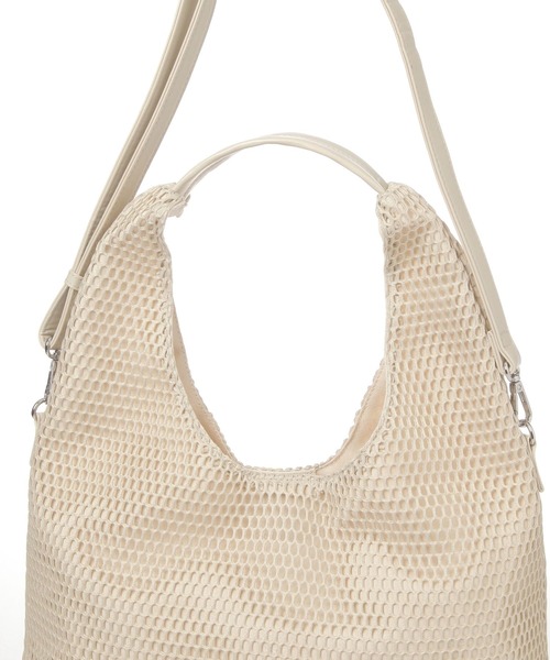 LEPSIM（レプシィム）の「メッシュワンハンドルバッグ　648096（ショルダーバッグ・レディース・ブラック/アイボリー・ONE SIZE）」の11枚目の写真