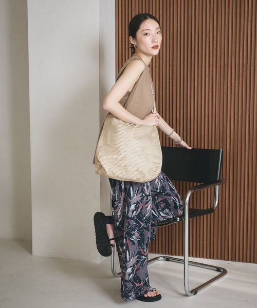 LEPSIM(レプシィム)の「メッシュワンハンドルバッグ 648096(ショルダーバッグ・レディース・ブラック/アイボリー・ONE SIZE)」の21枚目の写真