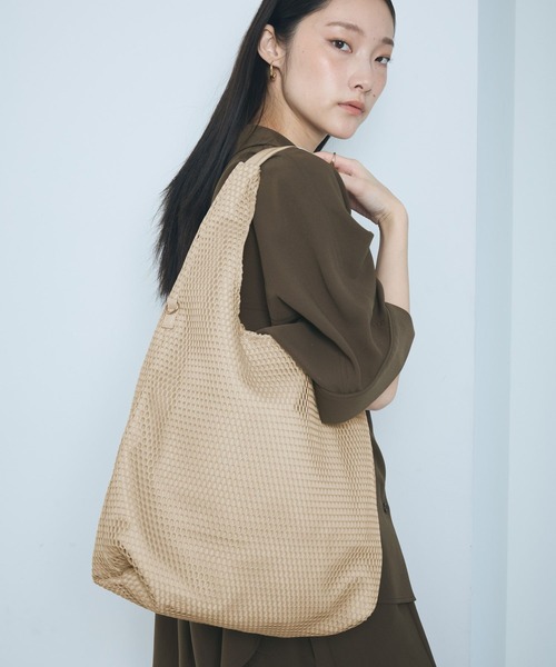 LEPSIM(レプシィム)の「メッシュワンハンドルバッグ 648096(ショルダーバッグ・レディース・ブラック/アイボリー・ONE SIZE)」の20枚目の写真