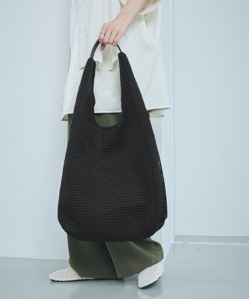 LEPSIM(レプシィム)の「メッシュワンハンドルバッグ 648096(ショルダーバッグ・レディース・ブラック/アイボリー・ONE SIZE)」の17枚目の写真