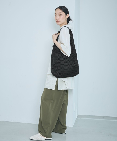 LEPSIM(レプシィム)の「メッシュワンハンドルバッグ 648096(ショルダーバッグ・レディース・ブラック/アイボリー・ONE SIZE)」の15枚目の写真