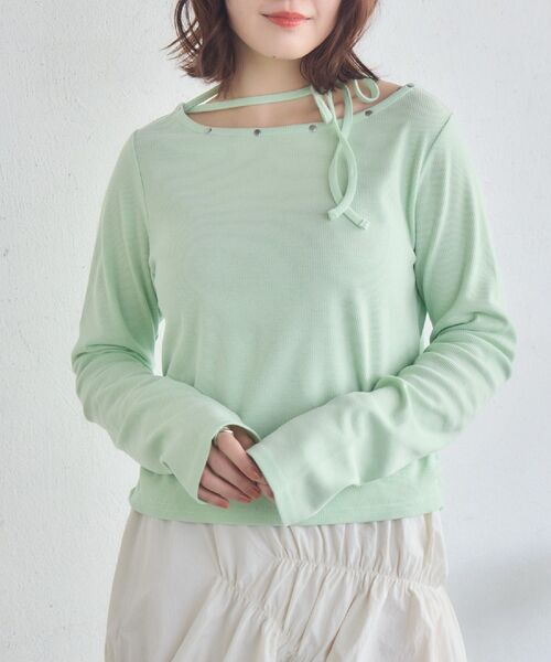 RETRO GIRL(レトロガール)の「スタッズ付きネックリボンCT(Tシャツ/カットソー・レディース・チャコールグレー/ナチュラル/ライトグリーン・FREE)」の3枚目の写真
