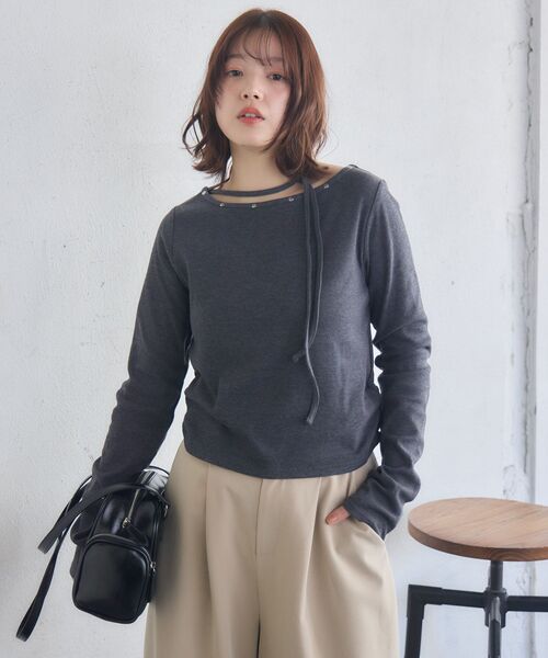 RETRO GIRL(レトロガール)の「スタッズ付きネックリボンCT(Tシャツ/カットソー・レディース・チャコールグレー/ナチュラル/ライトグリーン・FREE)」の4枚目の写真