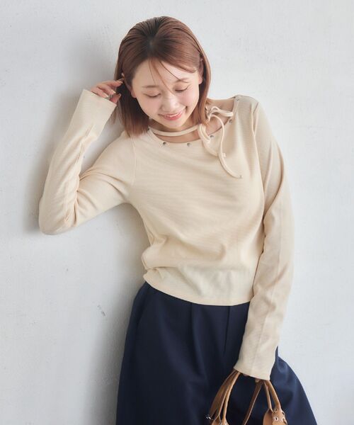 RETRO GIRL(レトロガール)の「スタッズ付きネックリボンカットソー(Tシャツ/カットソー・レディース・チャコールグレー/ナチュラル/ライトグリーン・FREE)」の5枚目の写真
