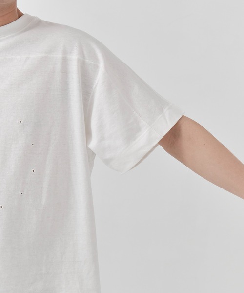 JIAN YE(ジェンイェ)の「CIRCLE T(Tシャツ/カットソー・メンズ・オフホワイト/ダークグレー・LARGE/MEDIUM)」の5枚目の写真