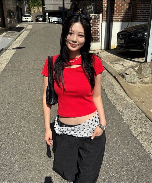 PHOS333(フォースサンサンサン)の「W Slim Fit Slit T-Shirt/Red(Tシャツ/カットソー・レディース・その他・FREE)」の5枚目の写真