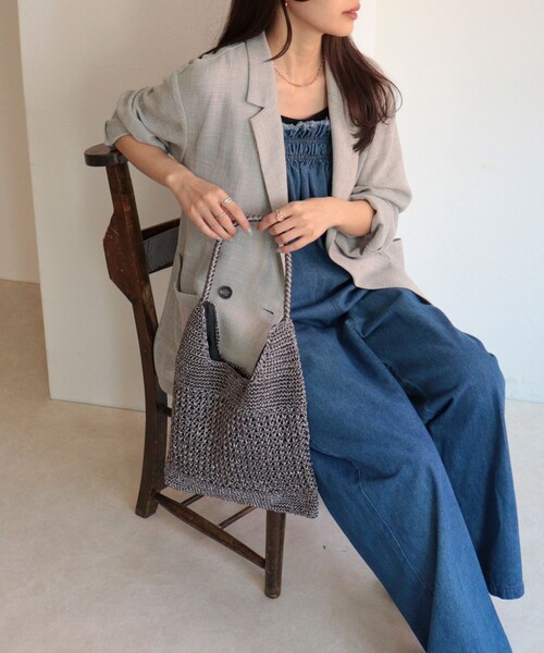 fredy emue(フレディエミュ)の「メタリックコード柄編みワンハンドルバッグ(ショルダーバッグ・レディース・シルバー/チャコールグレー・FREE)」の7枚目の写真