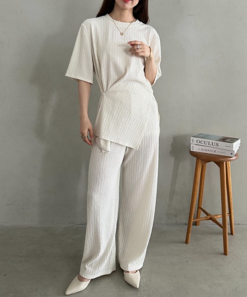 MYMOOD.(マイムード)の「ゆったりシルエット楽々セットアップ トップスパンツ2点SET ジャージセット(セットアップ・レディース・アイボリー/ブラック・FREE)」の6枚目の写真