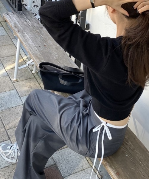 FAVORITO(ファヴォリート)の「配色切り替えサイドジップススラックス(その他パンツ・レディース・ブラック/グレー・M/S)」の5枚目の写真