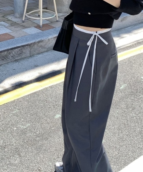 FAVORITO(ファヴォリート)の「配色切り替えサイドジップススラックス(その他パンツ・レディース・ブラック/グレー・M/S)」の7枚目の写真