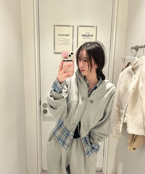 mydeepbluememories（マイディープブルーメモリーズ）の「(w) MM FLOWER GRAPHIX CROP ZIP-UP(GREY)（パーカー・レディース・グレー・ONE SIZE）」の8枚目の写真