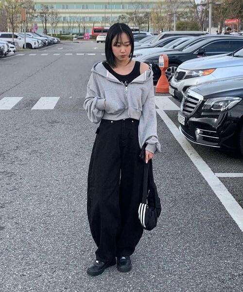 mydeepbluememories（マイディープブルーメモリーズ）の「(w) MM FLOWER GRAPHIX CROP ZIP-UP(GREY)（パーカー・レディース・グレー・ONE SIZE）」の9枚目の写真