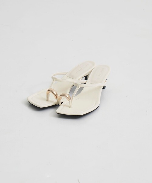 CITY TOKYO(シティトウキョウ)の「【CITY TOKYO/シティートウキョウ】Ring Thong Sandal/リングトングサンダル(サンダル・レディース・ブラック/ホワイト・1/2)」の2枚目の写真
