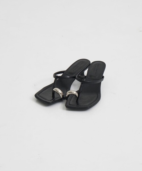 CITY TOKYO(シティトウキョウ)の「【CITY TOKYO/シティートウキョウ】Ring Thong Sandal/リングトングサンダル(サンダル・レディース・ブラック/ホワイト・1/2)」の1枚目の写真