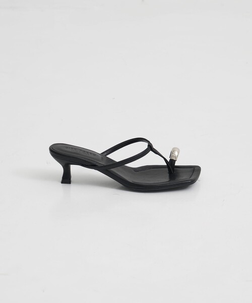 CITY TOKYO(シティトウキョウ)の「【CITY TOKYO/シティートウキョウ】Ring Thong Sandal/リングトングサンダル(サンダル・レディース・ブラック/ホワイト・1/2)」の4枚目の写真
