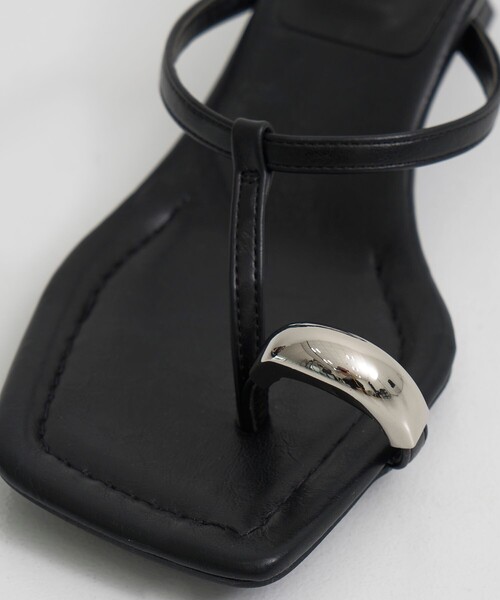 CITY TOKYO(シティトウキョウ)の「【CITY TOKYO/シティートウキョウ】Ring Thong Sandal/リングトングサンダル(サンダル・レディース・ブラック/ホワイト・1/2)」の8枚目の写真