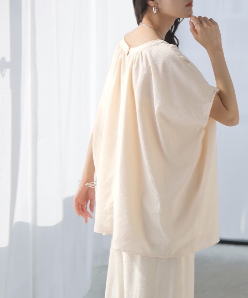 HUG.U(ハグユー)の「楊柳 ギャザーブラウス × ワイドパンツ セットアップ(セットアップ・レディース・グレー/アイボリー/ブラック/イエロー・トール丈/レギュラー丈)」の14枚目の写真