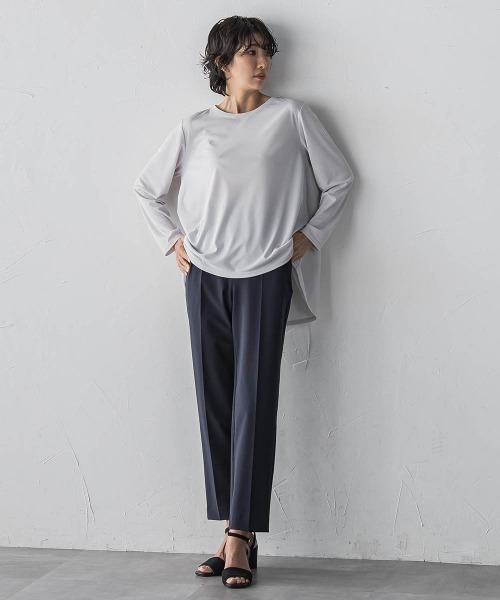 la.f…（ラエフ）の「“ブラウスのように着られる”さらさらストレッチトップス（Tシャツ/カットソー・レディース・ブラック系その他/ライトグレー・9号）」の14枚目の写真