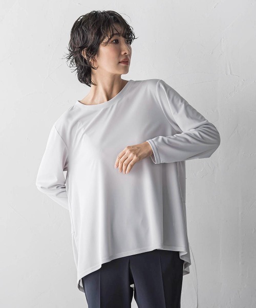 la.f…（ラエフ）の「“ブラウスのように着られる”さらさらストレッチトップス（Tシャツ/カットソー・レディース・ブラック系その他/ライトグレー・9号）」の9枚目の写真