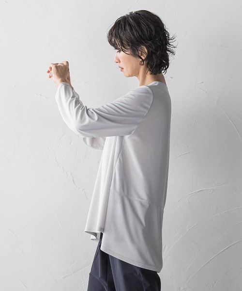 la.f…（ラエフ）の「“ブラウスのように着られる”さらさらストレッチトップス（Tシャツ/カットソー・レディース・ブラック系その他/ライトグレー・9号）」の11枚目の写真