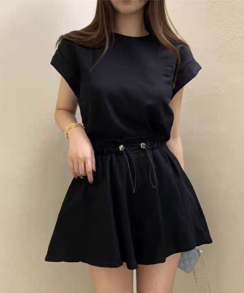 FAVORITO（ファヴォリート）の「バックリボントップスショートパンツセットアップ（セットアップ・レディース・ブラック/オフホワイト・F）」の2枚目の写真