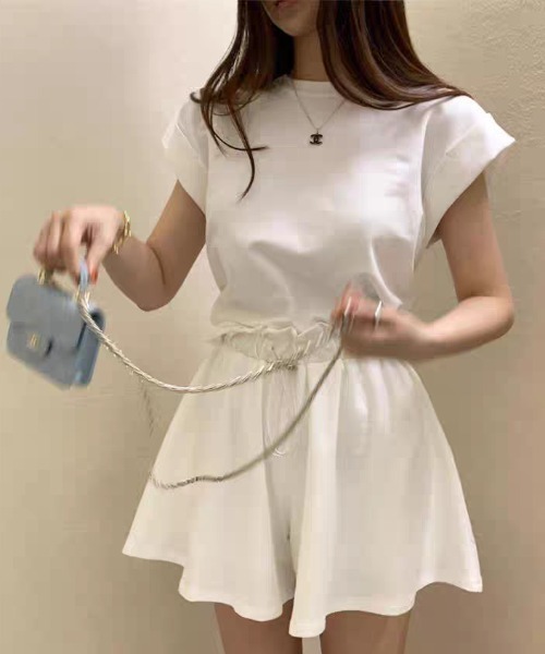 FAVORITO（ファヴォリート）の「バックリボントップスショートパンツセットアップ（セットアップ・レディース・ブラック/オフホワイト・F）」の4枚目の写真