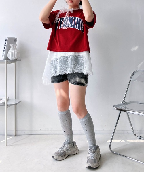 AS KNOW AS plus(アズノゥアズプラス)の「〇クロップド丈 フロントロゴ&袖刺繍 ゆったりシルエット半袖Tシャツ(Tシャツ/カットソー・レディース・チャコールグレー/レッド/ネイビー/オートミール・FREE)」の14枚目の写真
