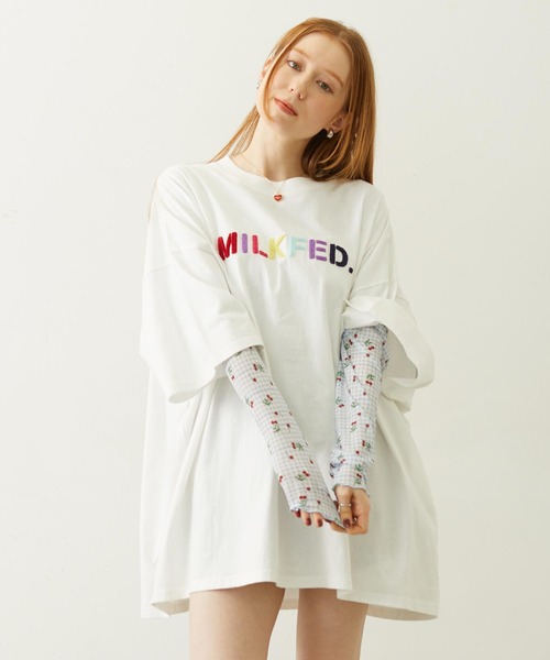 MILKFED.(ミルクフェド)の「STENCIL SAGARA EMBROIDERY S/S TEE(Tシャツ/カットソー・レディース・ホワイト/オフホワイト/チャコール・ONE SIZE)」の2枚目の写真