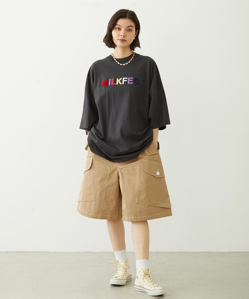 MILKFED.(ミルクフェド)の「STENCIL SAGARA EMBROIDERY S/S TEE(Tシャツ/カットソー・レディース・ホワイト/オフホワイト/チャコール・ONE SIZE)」の19枚目の写真