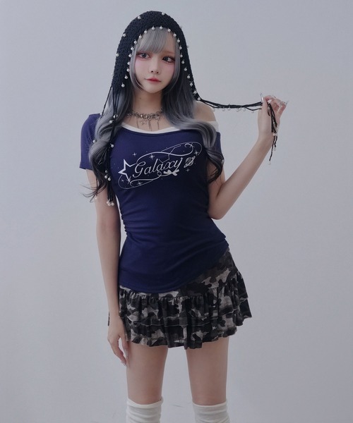 Diable baiser(ディアブルベーゼ)の「ロゴ オフショルダー Tシャツ / レイヤード風 アシンメトリー 星柄 Tシャツ エッジィ(Tシャツ/カットソー・レディース・ホワイト/ネイビー・FREE)」の10枚目の写真