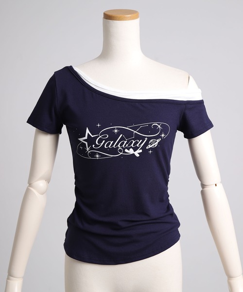 Diable baiser(ディアブルベーゼ)の「ロゴ オフショルダー Tシャツ / レイヤード風 アシンメトリー 星柄 Tシャツ エッジィ(Tシャツ/カットソー・レディース・ホワイト/ネイビー・FREE)」の11枚目の写真