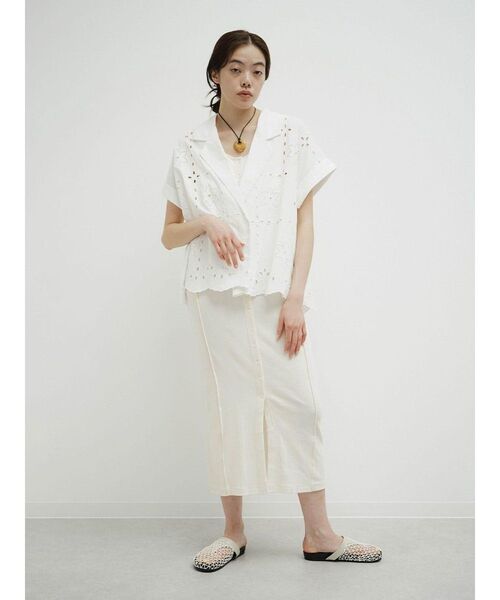 FIKA.(フィーカ)の「Eyelet embroidery cotton jacket(ベスト・レディース・ブラック/ホワイト・MEDIUM)」の7枚目の写真