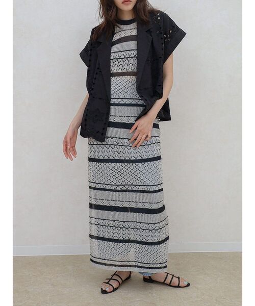 FIKA.(フィーカ)の「Eyelet embroidery cotton jacket(ベスト・レディース・ブラック/ホワイト・MEDIUM)」の12枚目の写真