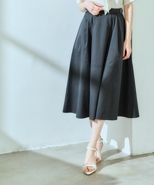12Twelve Agenda(トゥエルブ アジェンダ)の「撥水タックフレアスカート(スカート・レディース・ベージュ/ブラック/ブルー・M)」の1枚目の写真