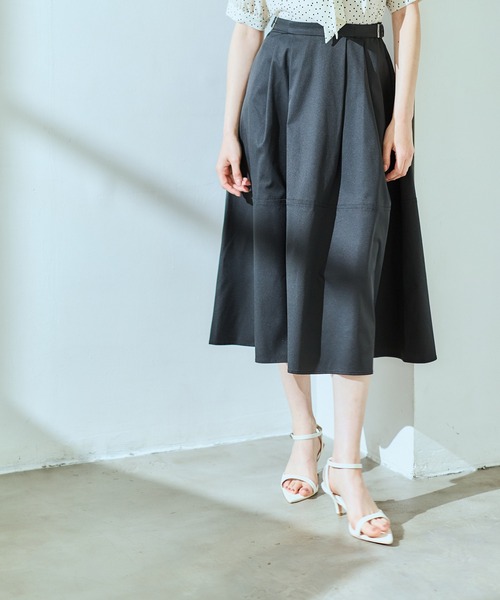 12Twelve Agenda(トゥエルブ アジェンダ)の「撥水タックフレアスカート(スカート・レディース・ベージュ/ブラック/ブルー・M)」の7枚目の写真
