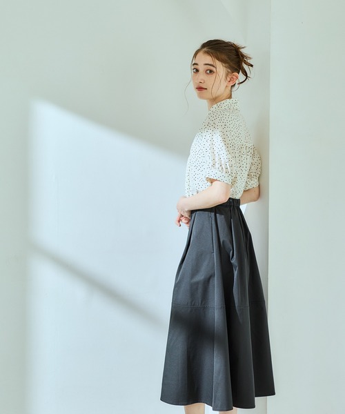 12Twelve Agenda(トゥエルブ アジェンダ)の「撥水タックフレアスカート(スカート・レディース・ベージュ/ブラック/ブルー・M)」の9枚目の写真