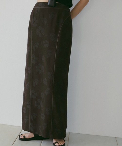 anuke(アンヌーク)の「Flower Jacquard Skirt(スカート・レディース・ブラウン/アイボリー・38inch/36inch)」の1枚目の写真