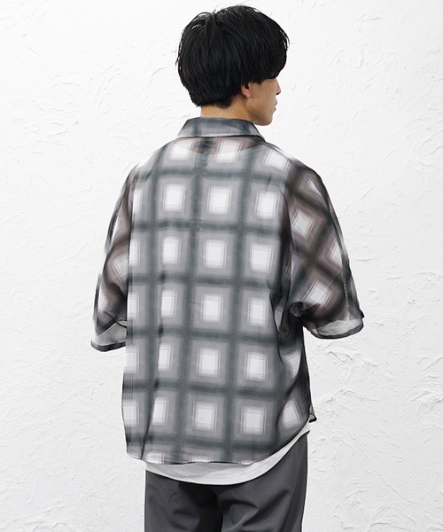 MinoriTY（マイノリティ）の「【MinoriTY】総柄メッシュドルマンシャツ メンズ 春服 夏服 涼しげ 五分袖（シャツ/ブラウス・メンズ・ブラック×ホワイト/ブラック×グレー/ブルー系その他/グリーン系その他・L/M）」の7枚目の写真