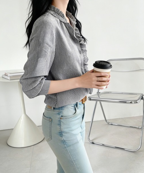 Miniministore(ミニミニストア)の「ストライプシャツ前立てフリルブラウス長袖(シャツ/ブラウス・レディース・ホワイト/ライトブルー/ブラック・M/L)」の7枚目の写真