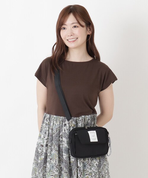 one'sterrace(ワンズテラス)の「JOUET ジョエット コードチャームミニショルダー(ショルダーバッグ・レディース・ベージュ系9/ブラック系8/カーキ系5・99)」の7枚目の写真