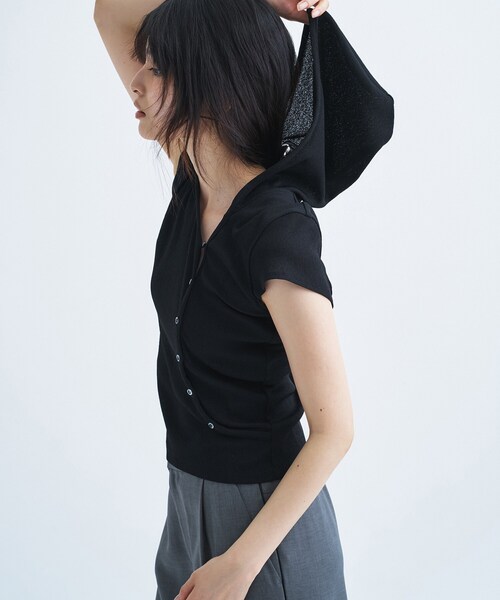 CODE A(コードエー)の「soft button hood tee(Tシャツ/カットソー・レディース・オフホワイト/ライトグリーン/ブラック・00)」の2枚目の写真