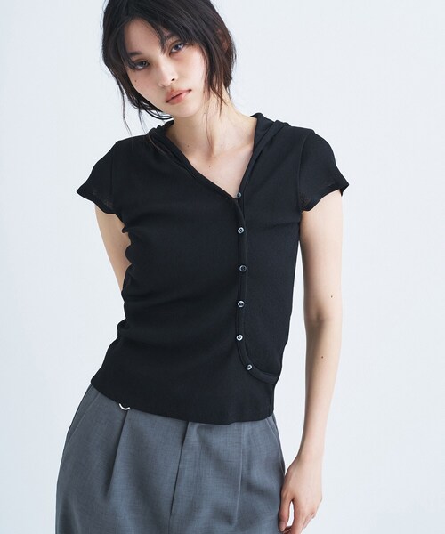 CODE A(コードエー)の「soft button hood tee(Tシャツ/カットソー・レディース・オフホワイト/ライトグリーン/ブラック・00)」の4枚目の写真