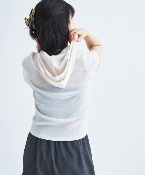 CODE A(コードエー)の「soft button hood tee(Tシャツ/カットソー・レディース・オフホワイト/ライトグリーン/ブラック・00)」の18枚目の写真