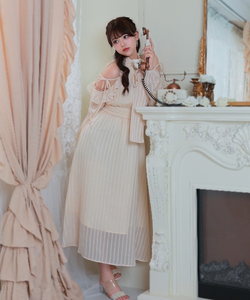 Anely(アネリー)の「ストライプ ボウタイ リボン オープン ショルダー ワンピース(ワンピース・レディース・ブラック/ホワイト/ベージュ・FREE)」の20枚目の写真